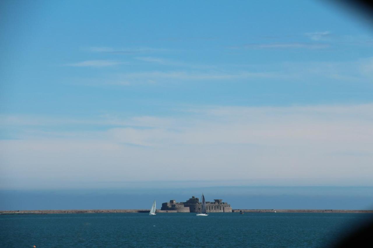 Sur Le Chemin De La Plage Cherbourg-en-Cotentin Esterno foto